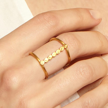 SATYA Jewelry - Breiter Ring Cycles of the Goddess Gold Mondphasen verstellbar – Bild 2